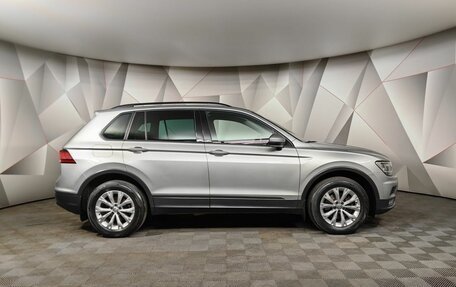 Volkswagen Tiguan II, 2019 год, 2 455 000 рублей, 6 фотография