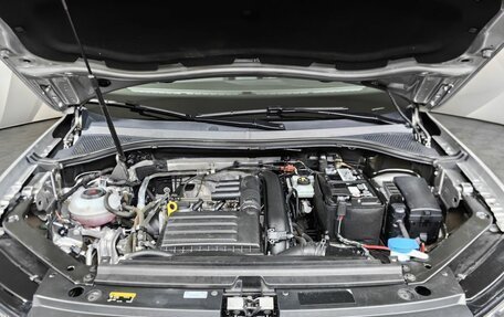 Volkswagen Tiguan II, 2019 год, 2 455 000 рублей, 11 фотография