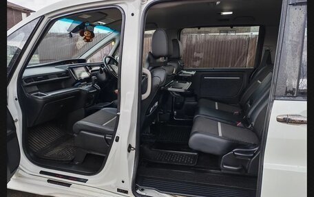 Honda Stepwgn IV, 2016 год, 1 980 000 рублей, 7 фотография