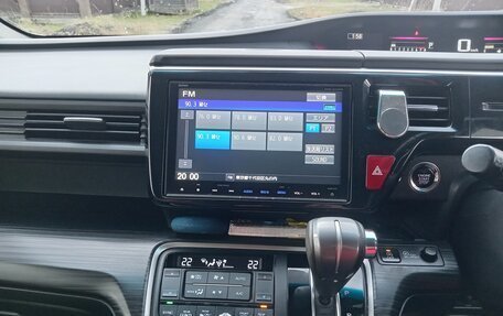 Honda Stepwgn IV, 2016 год, 1 980 000 рублей, 8 фотография