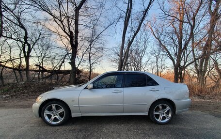 Toyota Altezza, 1999 год, 640 000 рублей, 2 фотография