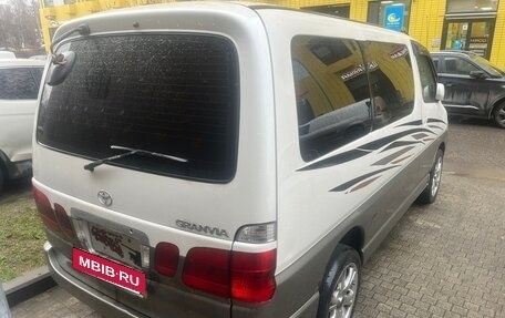 Toyota Granvia, 1999 год, 1 000 000 рублей, 9 фотография
