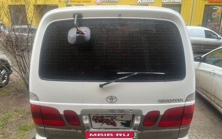 Toyota Granvia, 1999 год, 1 000 000 рублей, 2 фотография