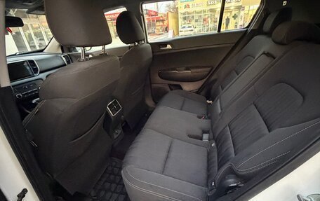 KIA Sportage IV рестайлинг, 2018 год, 1 800 000 рублей, 9 фотография