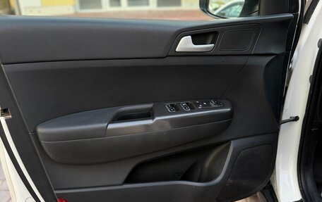 KIA Sportage IV рестайлинг, 2018 год, 1 800 000 рублей, 13 фотография