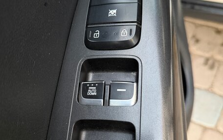 KIA Sportage IV рестайлинг, 2018 год, 1 800 000 рублей, 10 фотография