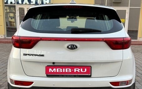 KIA Sportage IV рестайлинг, 2018 год, 1 800 000 рублей, 2 фотография