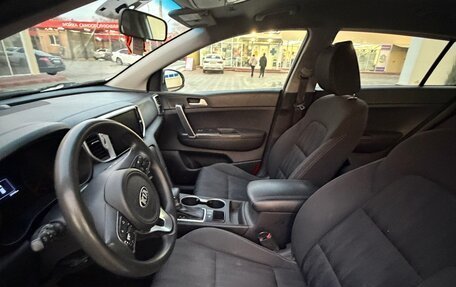 KIA Sportage IV рестайлинг, 2018 год, 1 800 000 рублей, 18 фотография