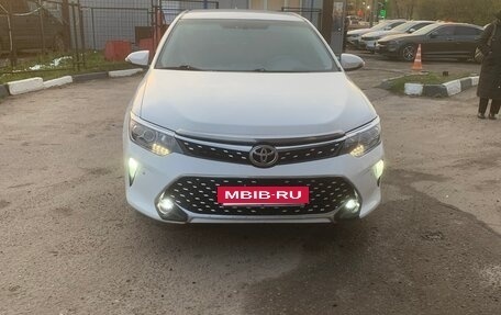 Toyota Camry, 2018 год, 1 580 000 рублей, 3 фотография