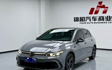 Volkswagen Golf VIII, 2023 год, 2 050 000 рублей, 2 фотография