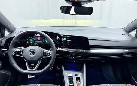 Volkswagen Golf VIII, 2023 год, 2 050 000 рублей, 7 фотография
