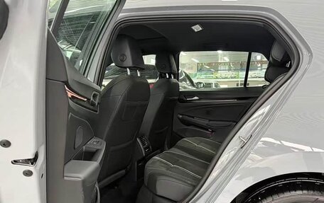 Volkswagen Golf VIII, 2023 год, 2 160 000 рублей, 12 фотография