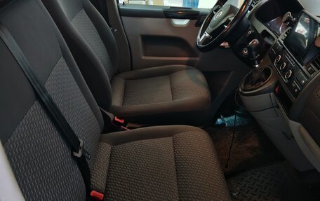 Volkswagen Caravelle T5, 2015 год, 2 650 000 рублей, 9 фотография