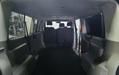 Volkswagen Caravelle T5, 2015 год, 2 650 000 рублей, 13 фотография