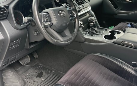 Toyota Land Cruiser, 2023 год, 8 200 000 рублей, 9 фотография