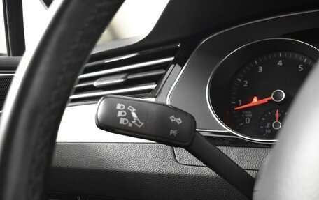 Volkswagen Passat B8 рестайлинг, 2019 год, 2 150 000 рублей, 16 фотография