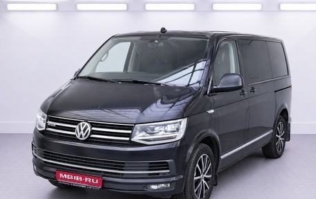 Volkswagen Multivan T6 рестайлинг, 2017 год, 3 490 000 рублей, 1 фотография