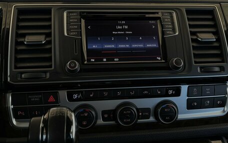 Volkswagen Multivan T6 рестайлинг, 2017 год, 3 490 000 рублей, 7 фотография