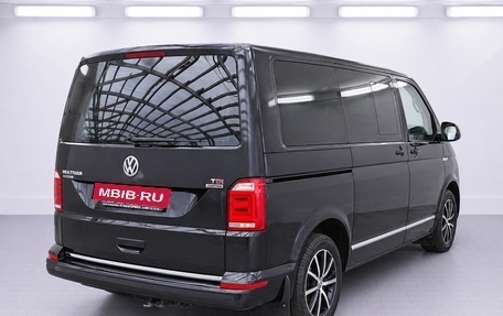 Volkswagen Multivan T6 рестайлинг, 2017 год, 3 490 000 рублей, 4 фотография