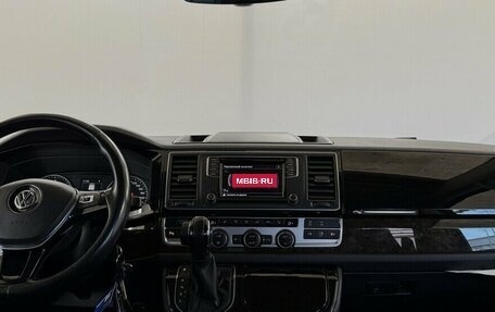 Volkswagen Multivan T6 рестайлинг, 2017 год, 3 490 000 рублей, 5 фотография