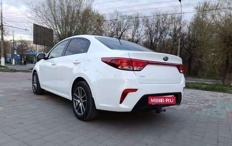 KIA Rio IV, 2018 год, 1 490 000 рублей, 2 фотография