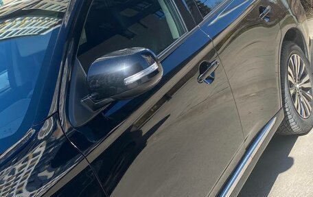 Mitsubishi Outlander III рестайлинг 3, 2022 год, 3 100 000 рублей, 5 фотография