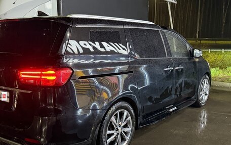 KIA Carnival III, 2019 год, 1 850 000 рублей, 2 фотография