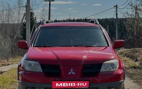 Mitsubishi Outlander III рестайлинг 3, 2005 год, 550 000 рублей, 2 фотография