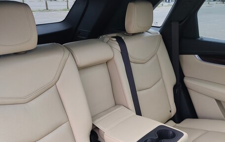 Cadillac XT5 I рестайлинг, 2017 год, 2 590 000 рублей, 13 фотография