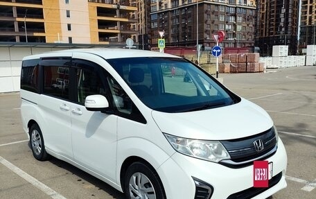 Honda Stepwgn IV, 2015 год, 1 900 000 рублей, 2 фотография