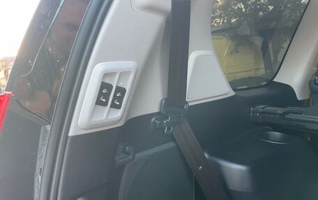 Toyota Land Cruiser Prado 150 рестайлинг 2, 2014 год, 5 800 000 рублей, 15 фотография