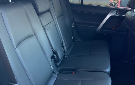 Toyota Land Cruiser Prado 150 рестайлинг 2, 2014 год, 5 800 000 рублей, 24 фотография