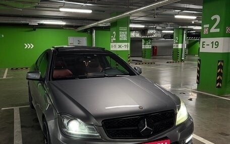 Mercedes-Benz C-Класс, 2011 год, 1 550 000 рублей, 2 фотография