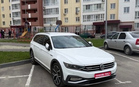 Volkswagen Passat B8 рестайлинг, 2019 год, 3 400 000 рублей, 1 фотография