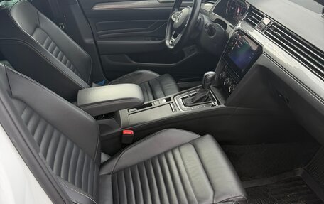 Volkswagen Passat B8 рестайлинг, 2019 год, 3 400 000 рублей, 7 фотография