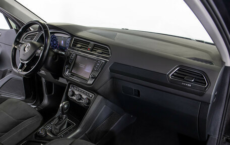 Volkswagen Tiguan II, 2017 год, 1 898 000 рублей, 7 фотография