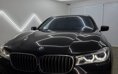BMW 7 серия, 2018 год, 2 фотография
