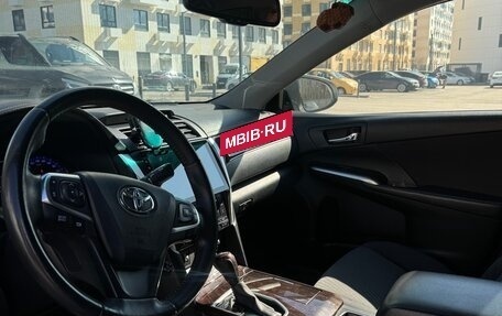 Toyota Camry, 2016 год, 1 990 000 рублей, 6 фотография