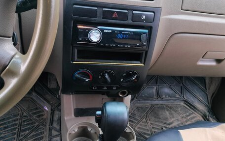 KIA Rio II, 2002 год, 30 000 рублей, 8 фотография