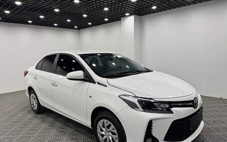 Toyota Vios III, 2022 год, 1 290 000 рублей, 3 фотография