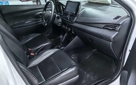 Toyota Vios III, 2022 год, 1 300 000 рублей, 9 фотография