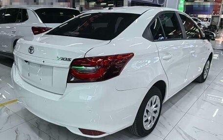 Toyota Vios III, 2022 год, 1 300 000 рублей, 5 фотография