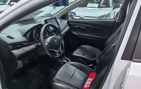 Toyota Vios III, 2022 год, 1 300 000 рублей, 8 фотография