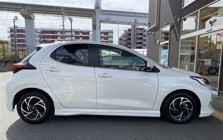 Toyota Yaris, 2022 год, 1 149 000 рублей, 5 фотография