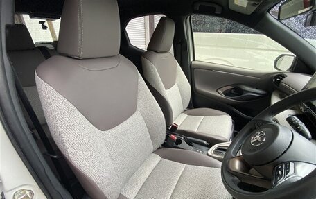 Toyota Yaris, 2022 год, 1 149 000 рублей, 10 фотография