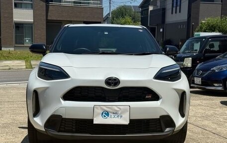 Toyota Yaris Cross, 2023 год, 1 350 000 рублей, 3 фотография