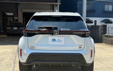 Toyota Yaris Cross, 2023 год, 1 350 000 рублей, 7 фотография