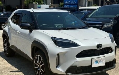 Toyota Yaris Cross, 2023 год, 1 350 000 рублей, 4 фотография