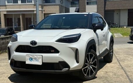 Toyota Yaris Cross, 2023 год, 1 350 000 рублей, 2 фотография