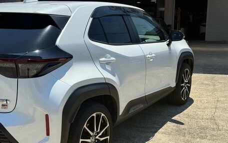 Toyota Yaris Cross, 2023 год, 1 350 000 рублей, 14 фотография